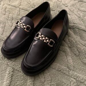 H&M Loafers Sz 7 black with gold chain detail